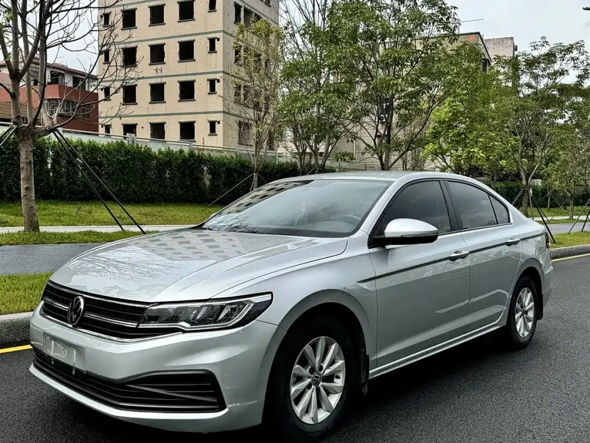 VOLKSWAGEN BORA  2021
