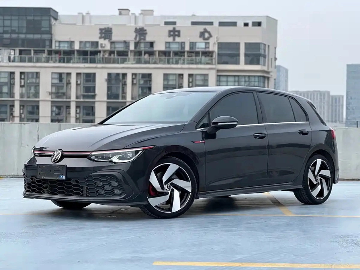 VOLKSWAGEN GOLF GTI  2022