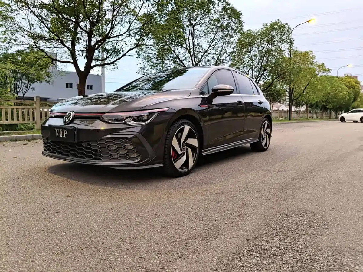 VOLKSWAGEN GOLF GTI  2022