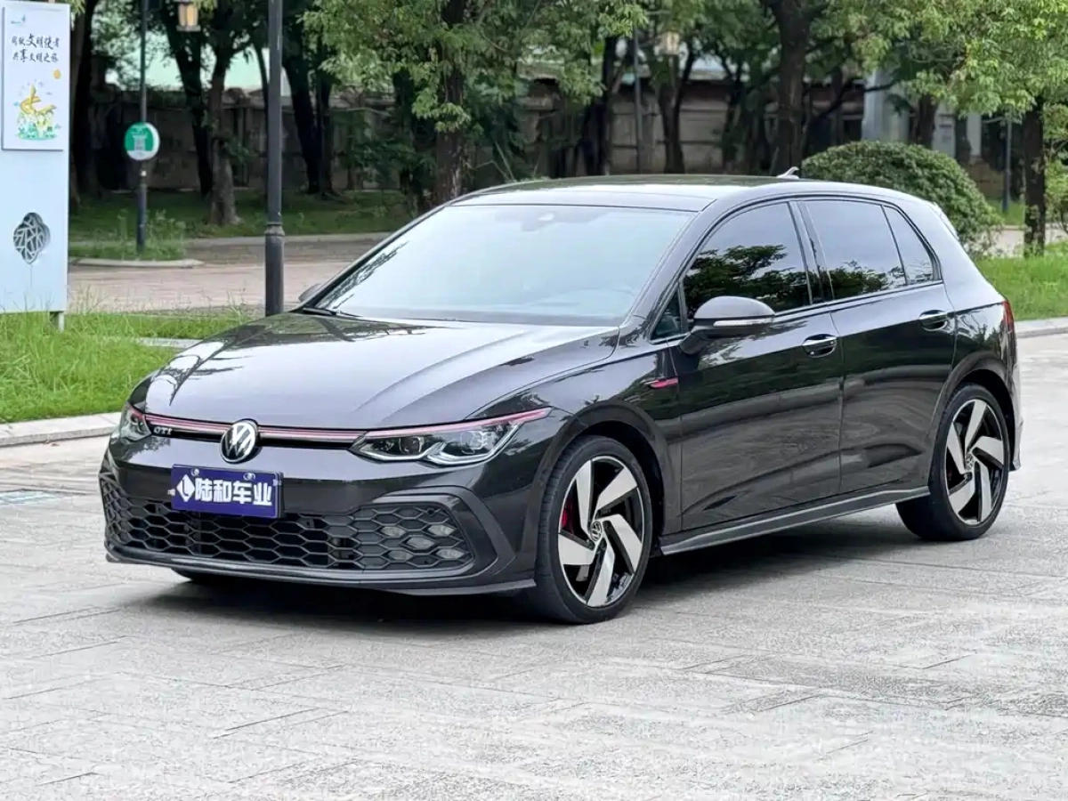 VOLKSWAGEN GOLF GTI  2022