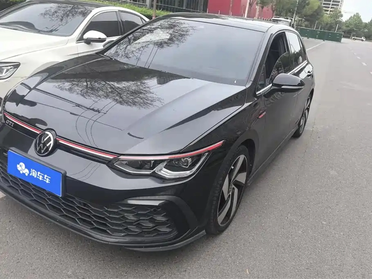 VOLKSWAGEN GOLF GTI  2022