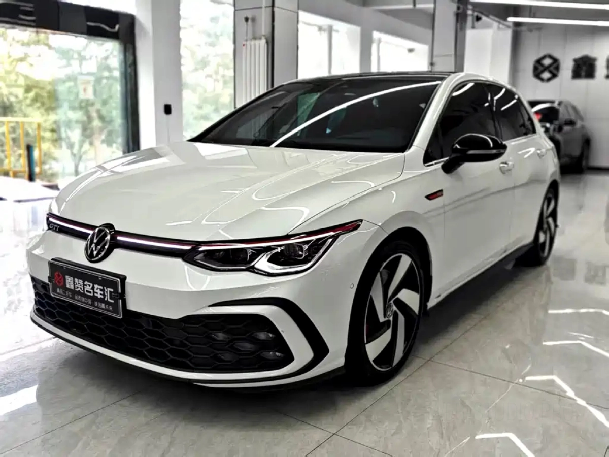 VOLKSWAGEN GOLF GTI  2022