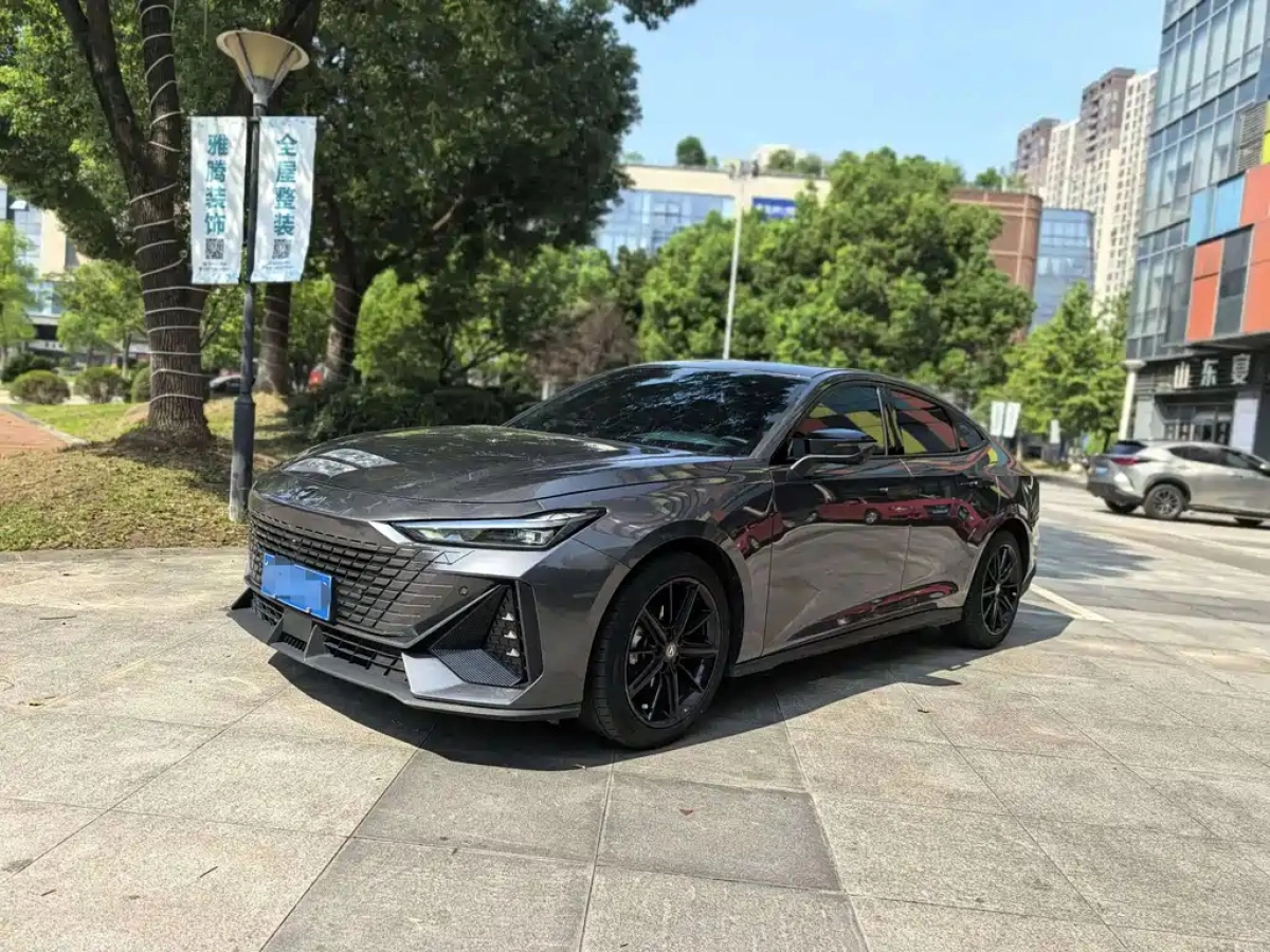CHANGAN UNI-V  2022