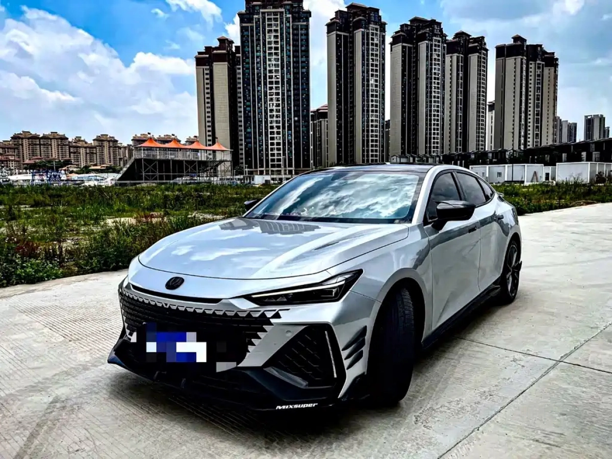 CHANGAN UNI-V  2022