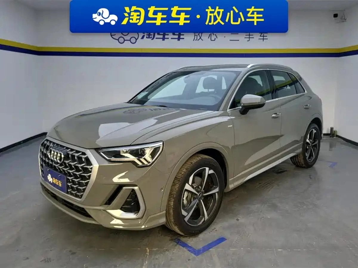 AUDI Q3  2025