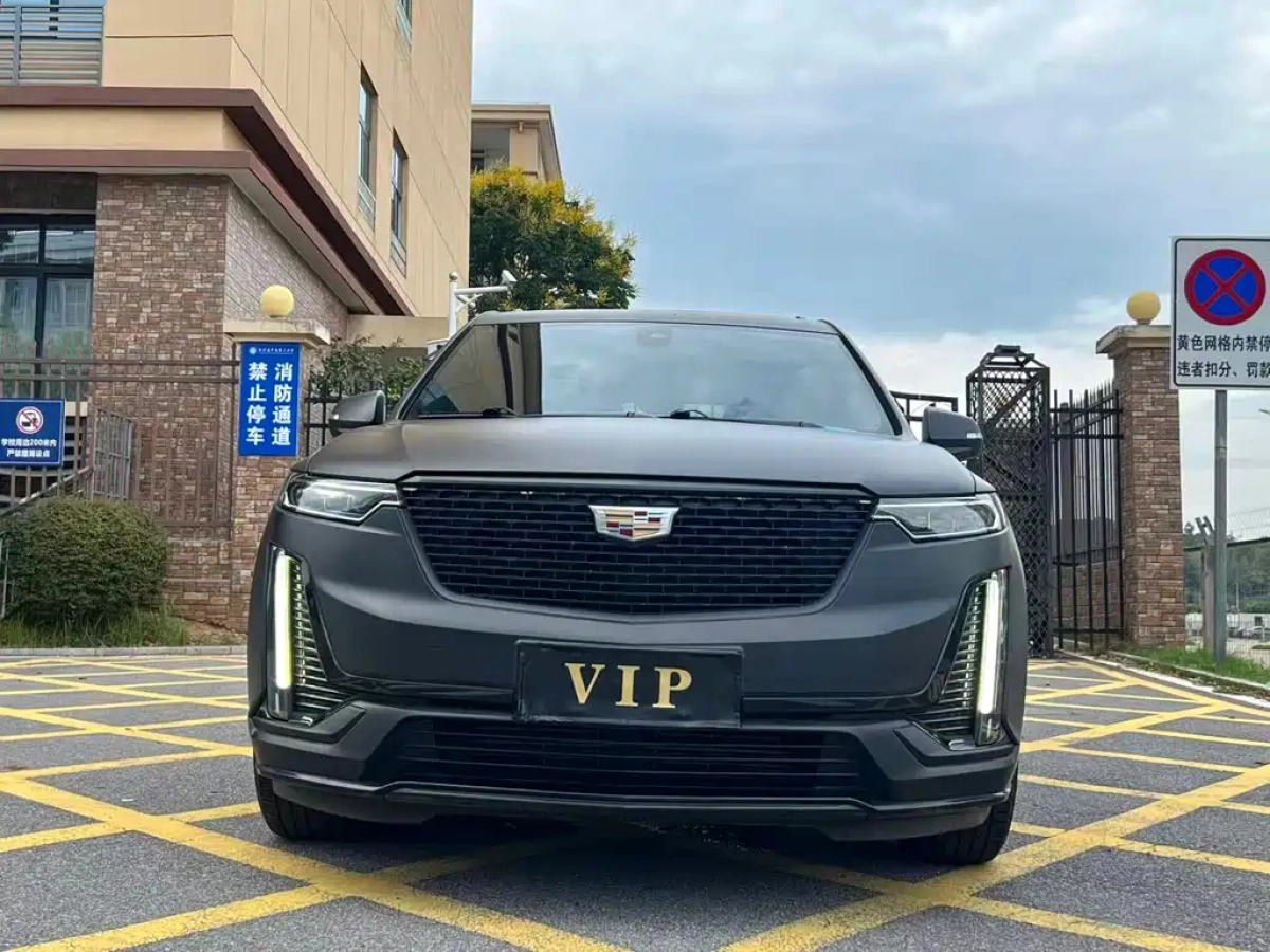 CADILLAC XT6
