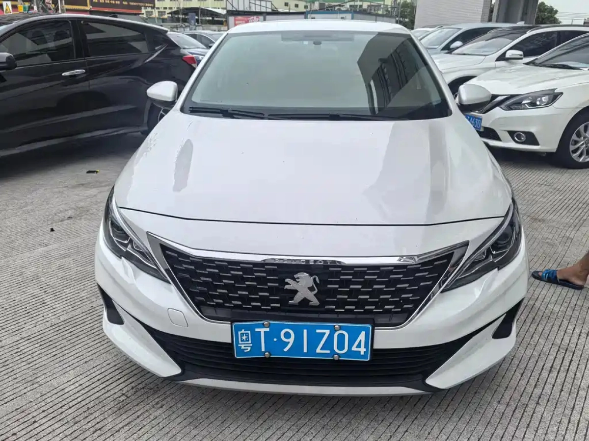 PEUGEOT 408