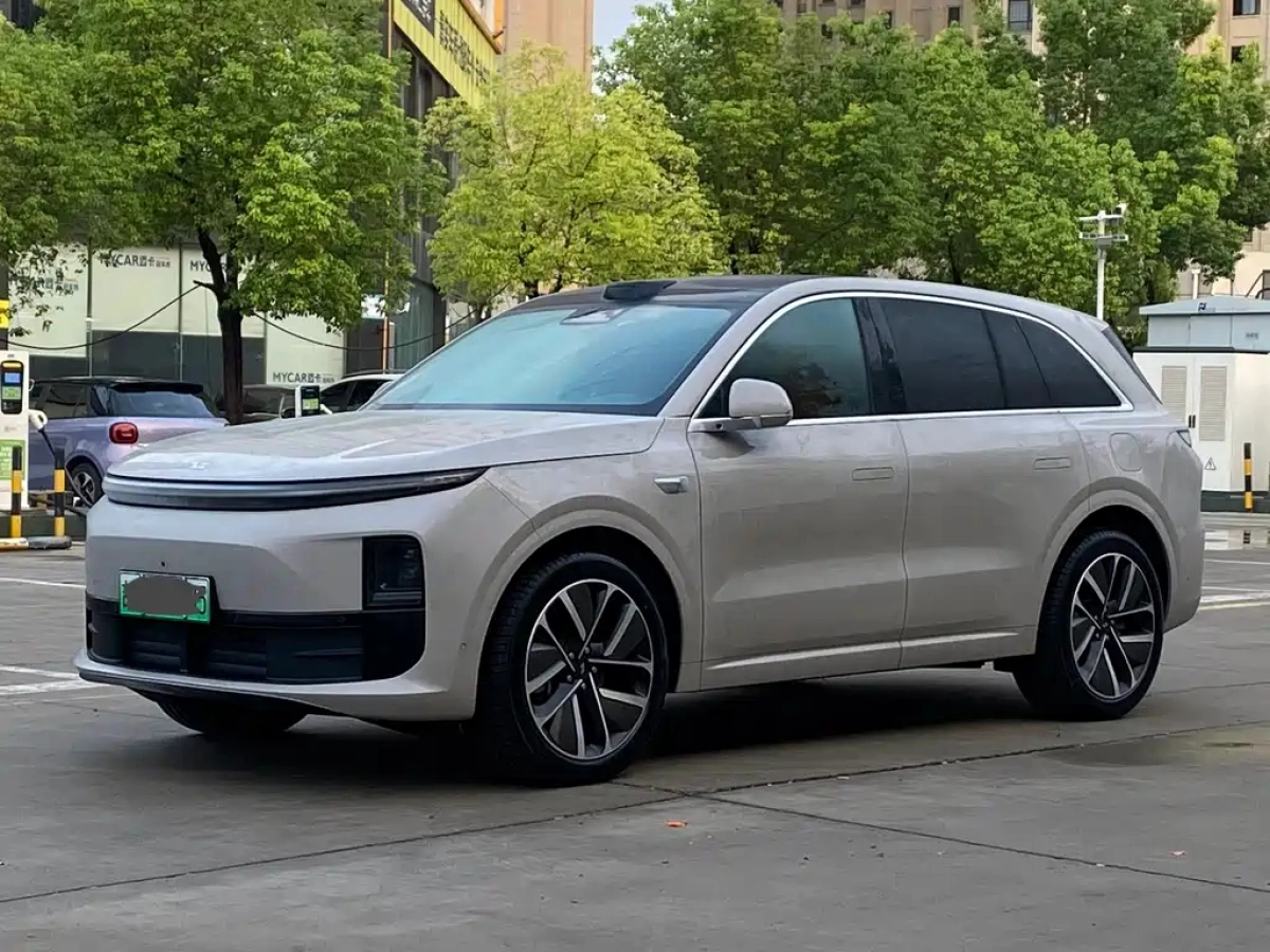 LI AUTO L6  2024