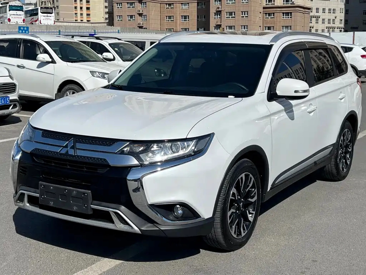 MITSUBISHI OUTLANDER