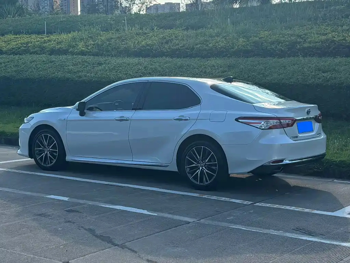 TOYOTA CAMRY