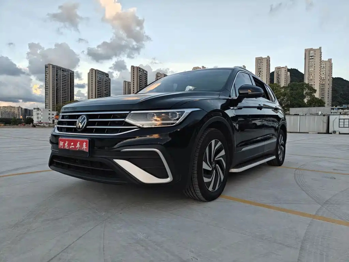 VOLKSWAGEN TIGUAN L  2022