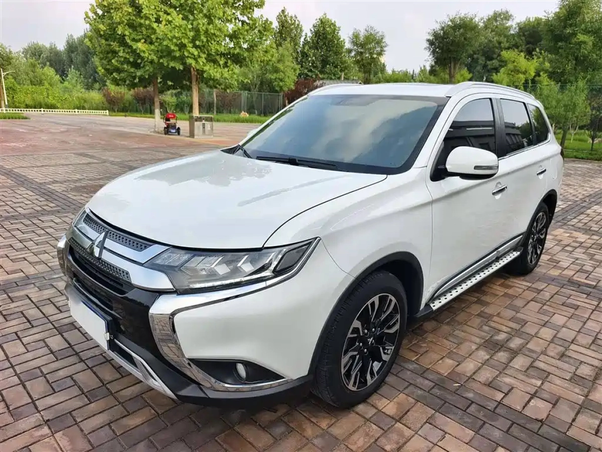 MITSUBISHI OUTLANDER  2019