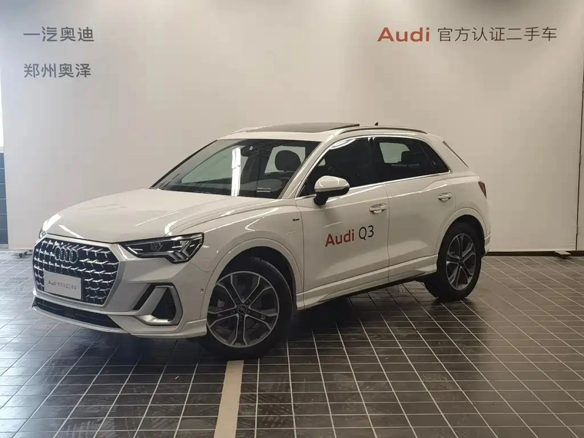 AUDI Q3  2024