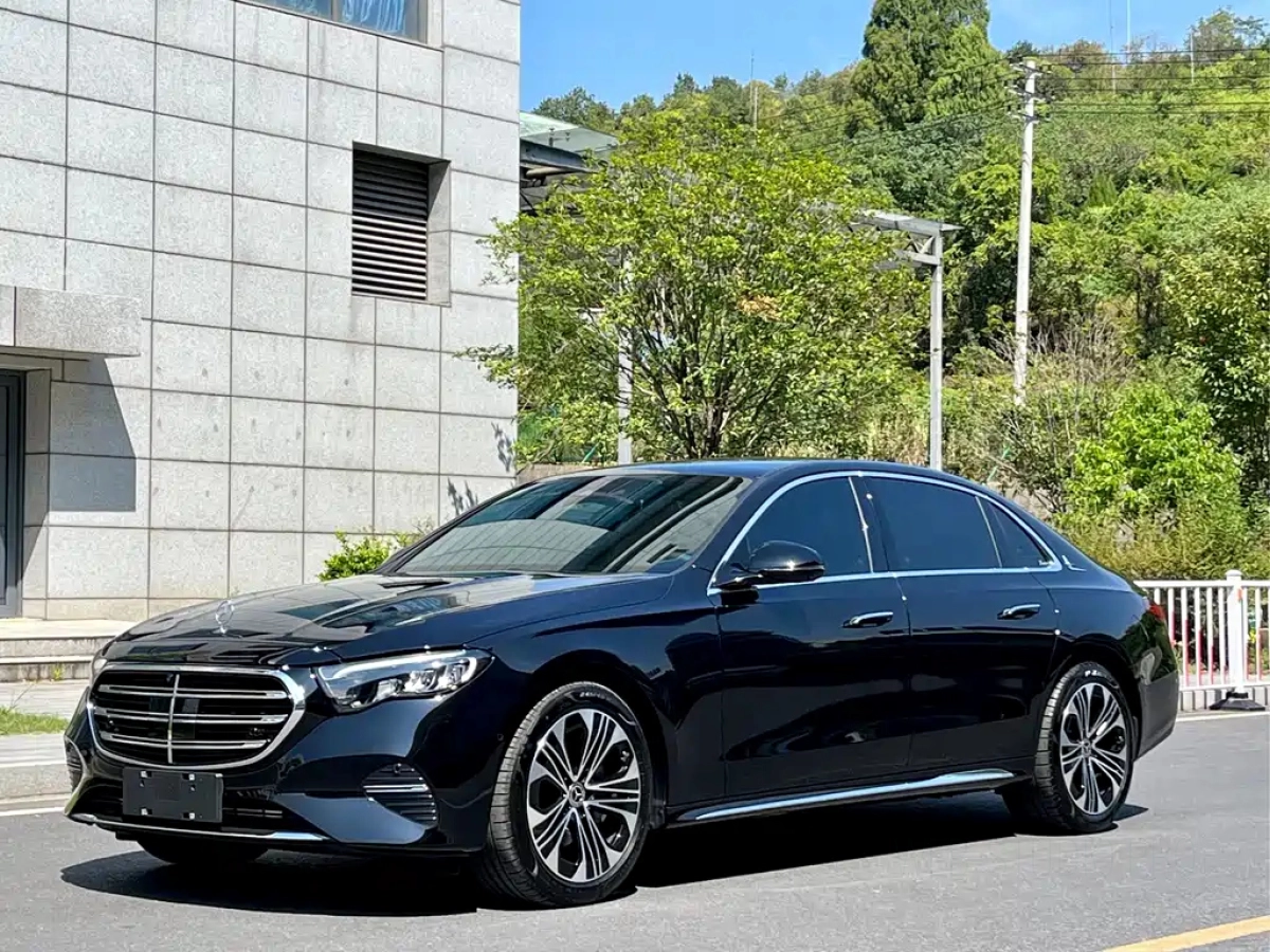 MERCEDES BENZ E-CLASS  2025