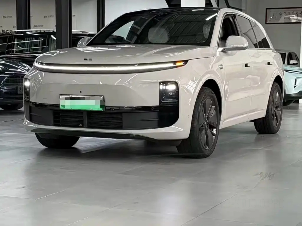 LI AUTO L6  2024