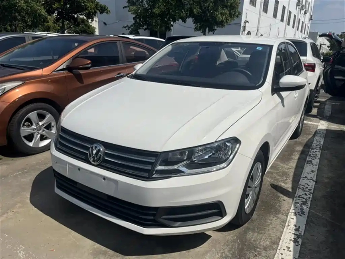 VOLKSWAGEN SANTANA  2024