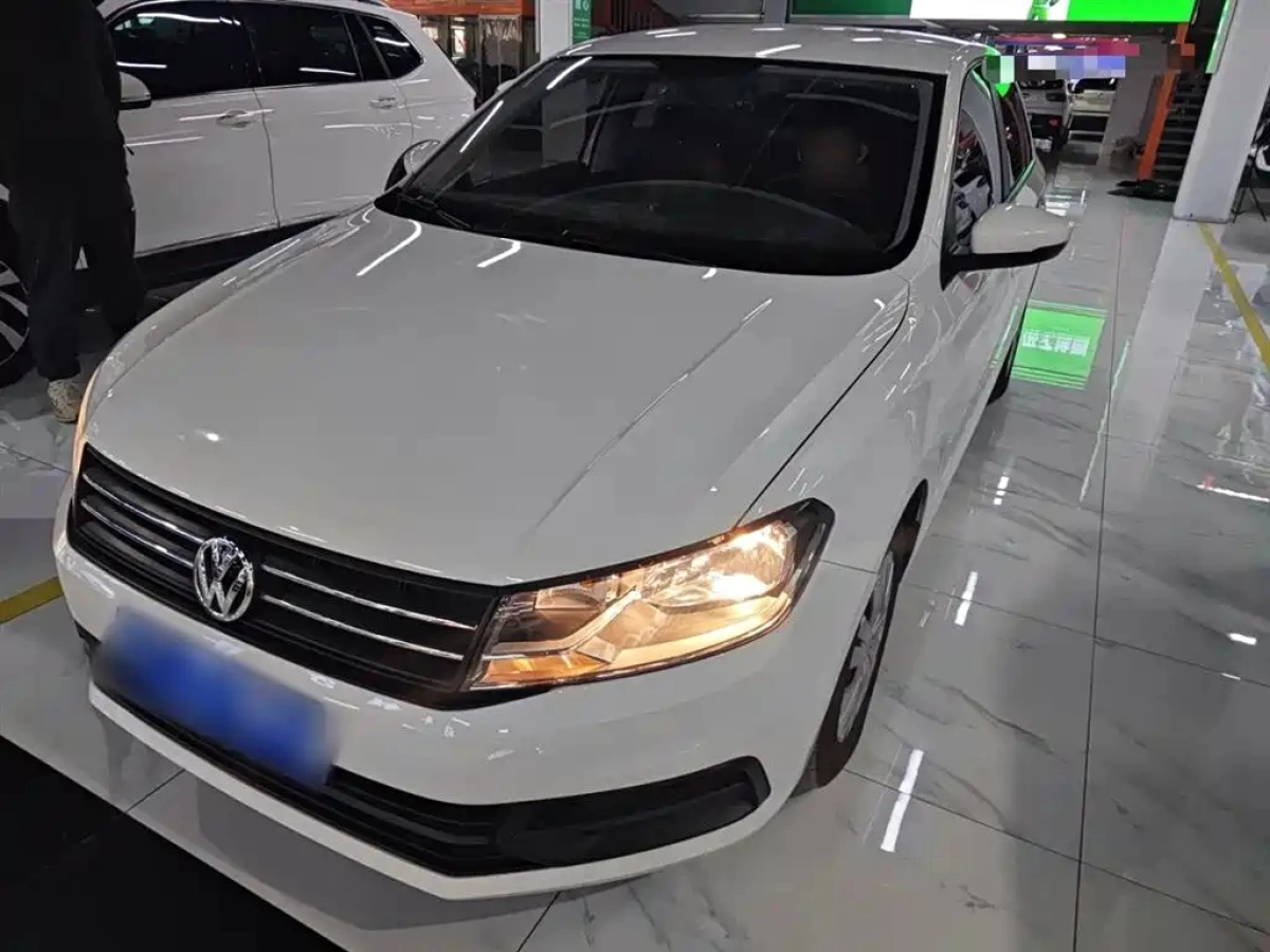 VOLKSWAGEN SANTANA  2022