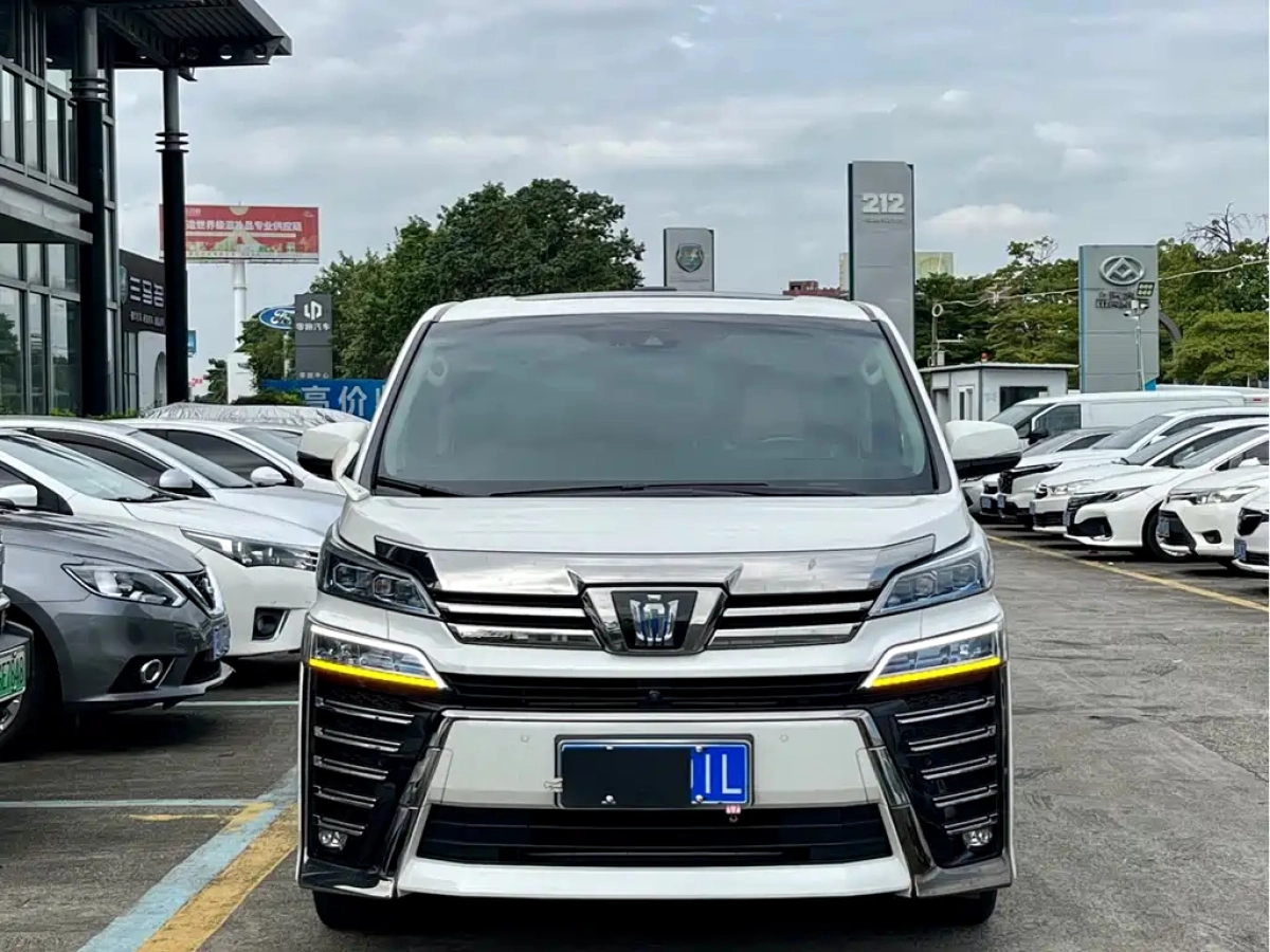 TOYOTA VELLFIRE