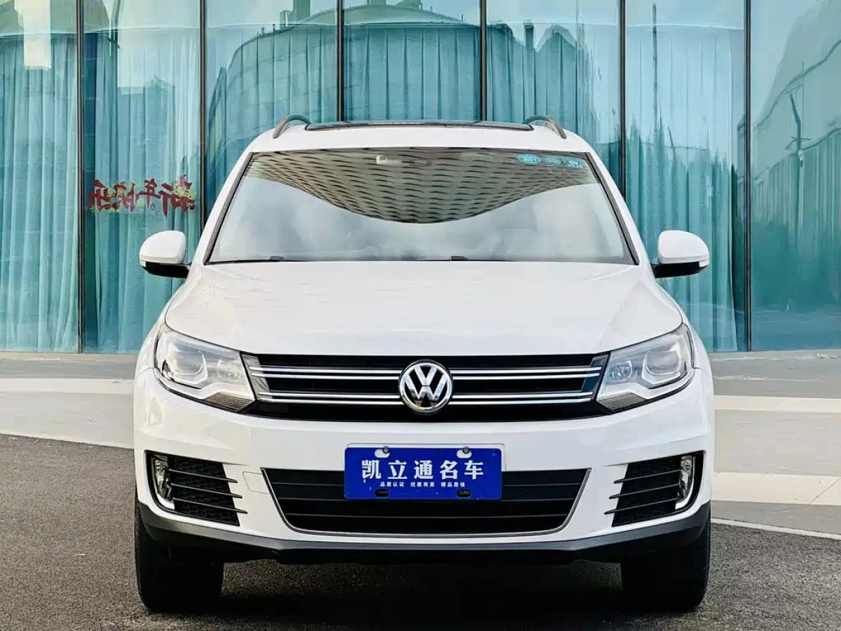 VOLKSWAGEN TIGUAN