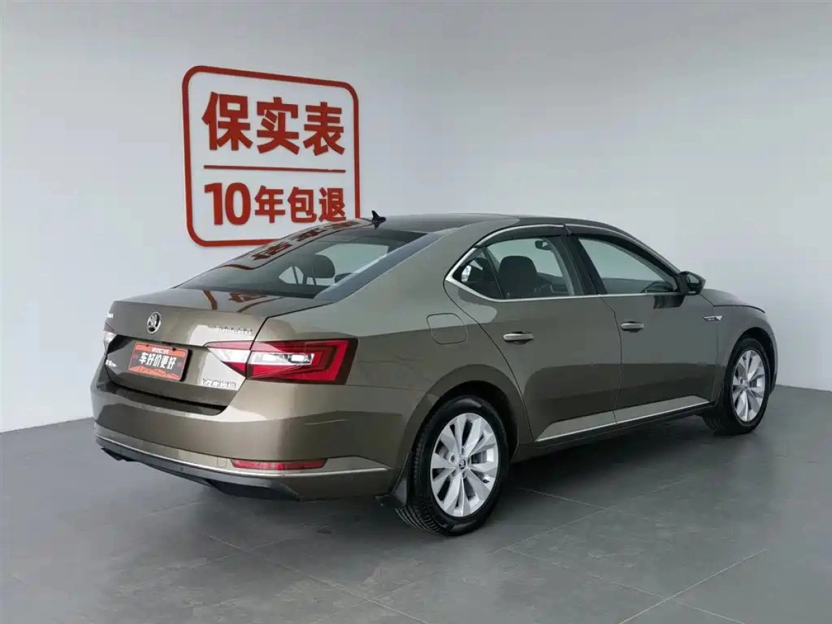 SKODA SUPERB
