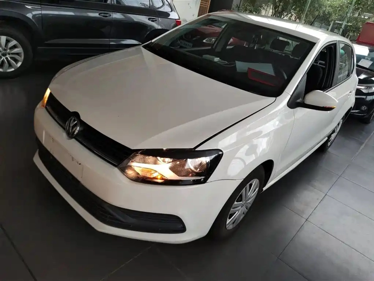 VOLKSWAGEN POLO  2018