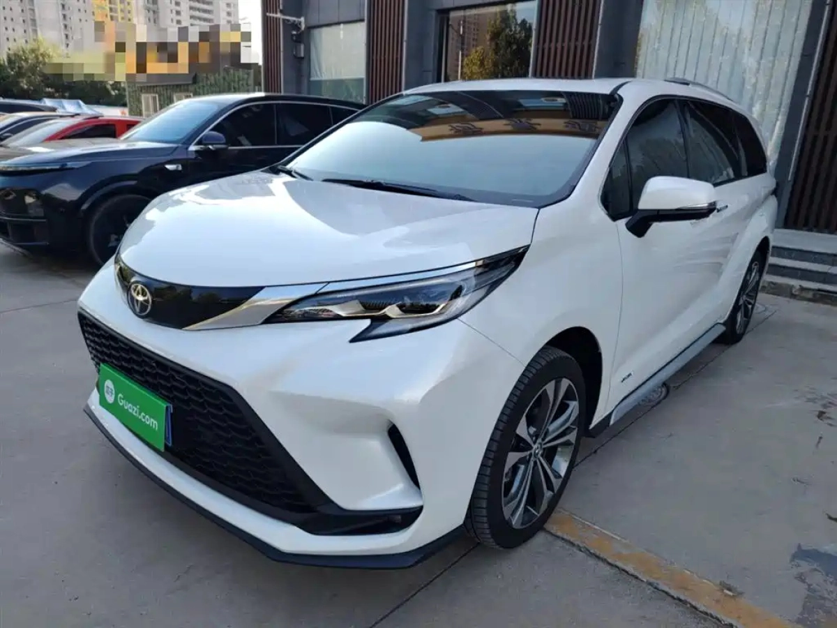 TOYOTA GRANVIA  2025