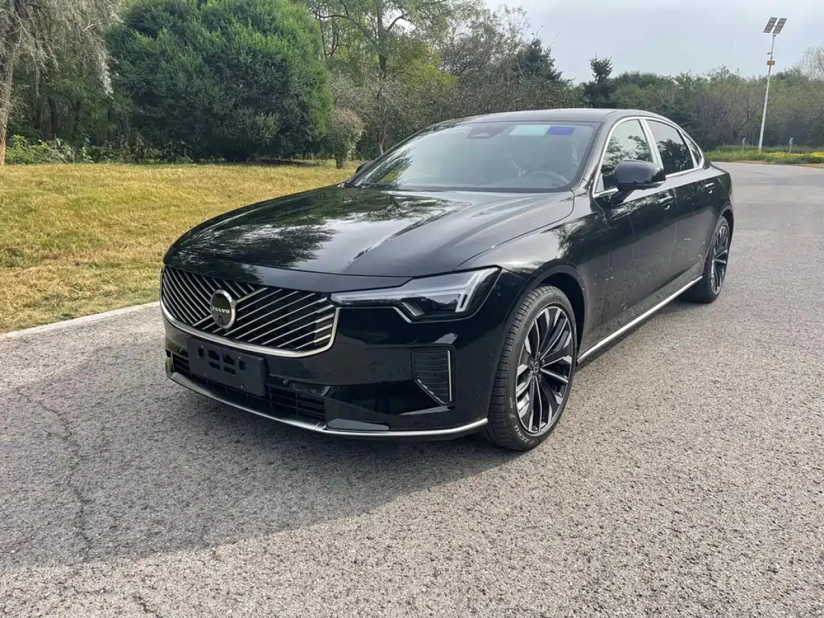 VOLVO S90  2025