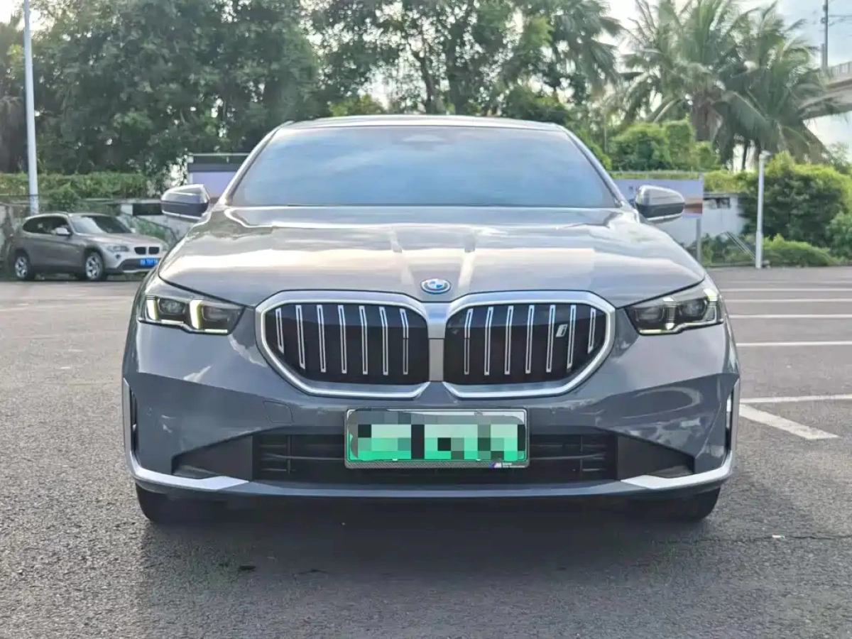 BMW I5