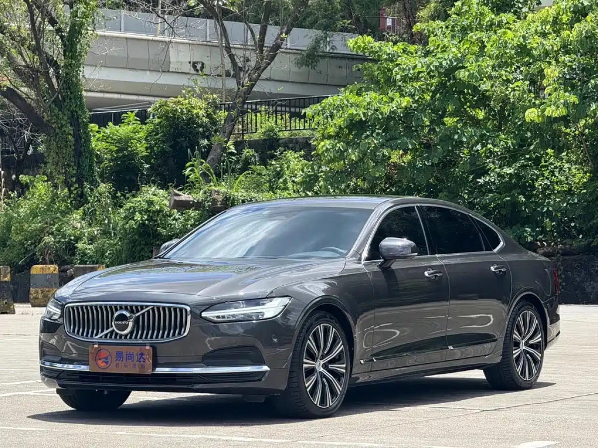 VOLVO S90  2023