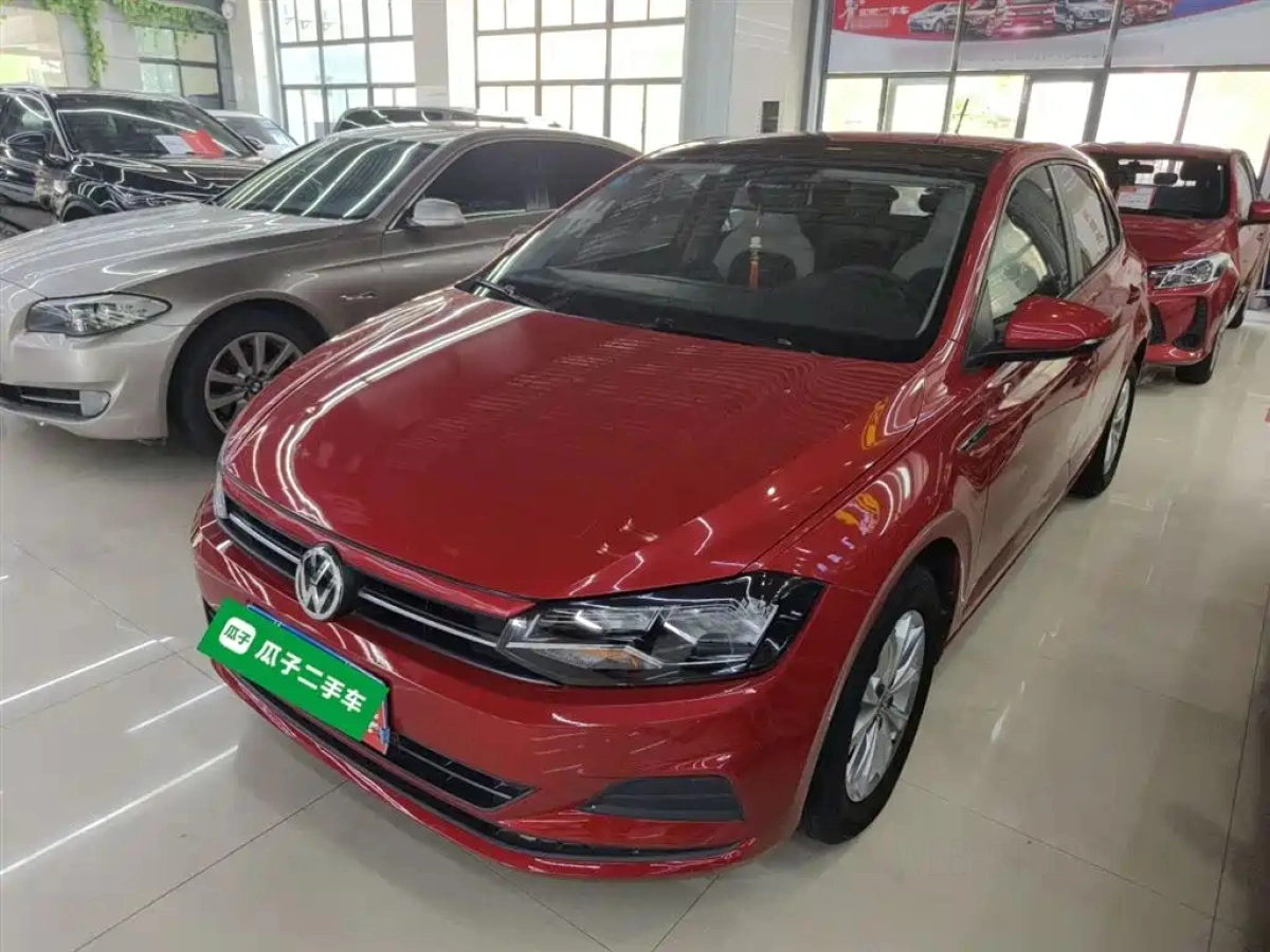VOLKSWAGEN POLO