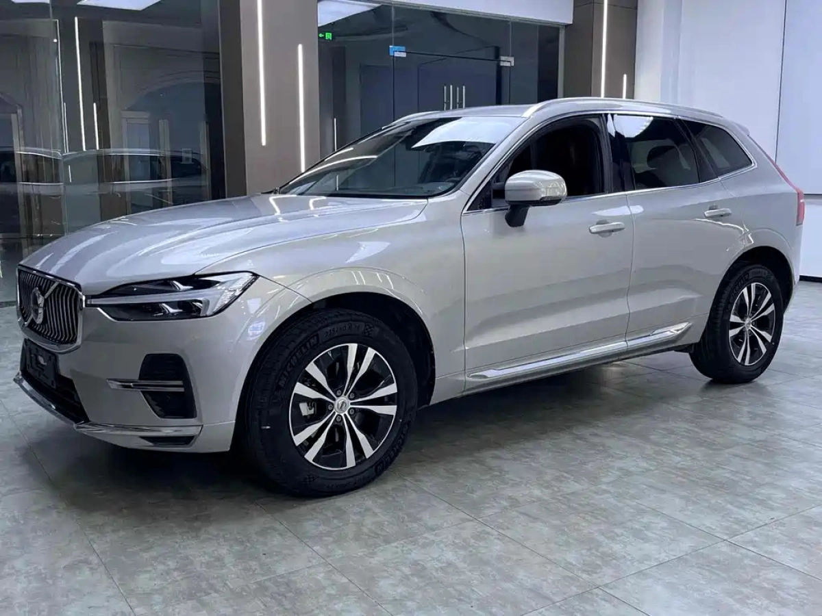VOLVO XC60  2022