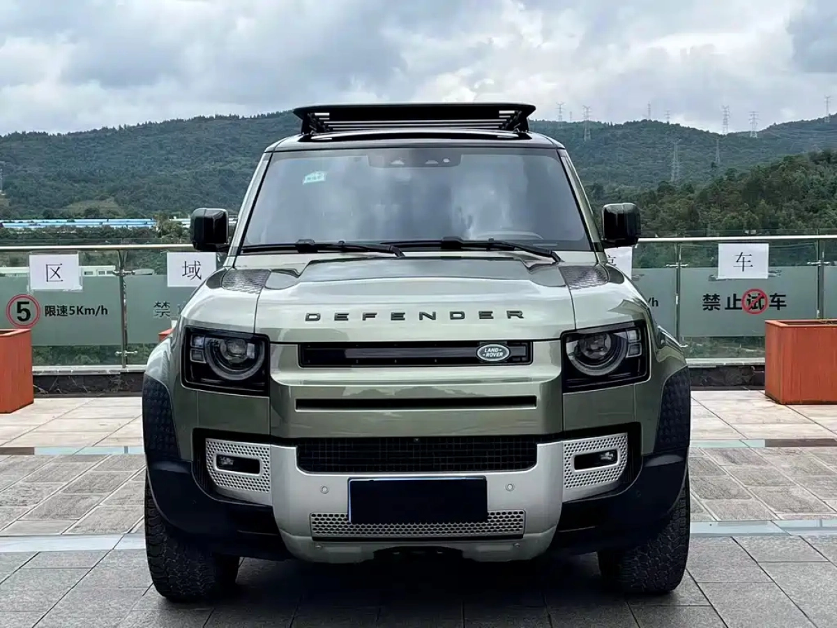 LAND ROVER DEFENDER