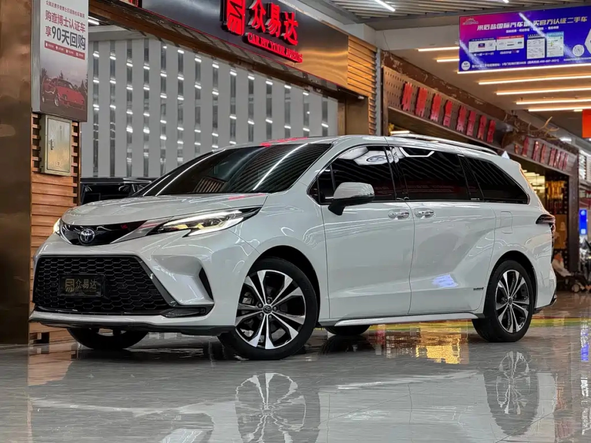 TOYOTA GRANVIA  2023