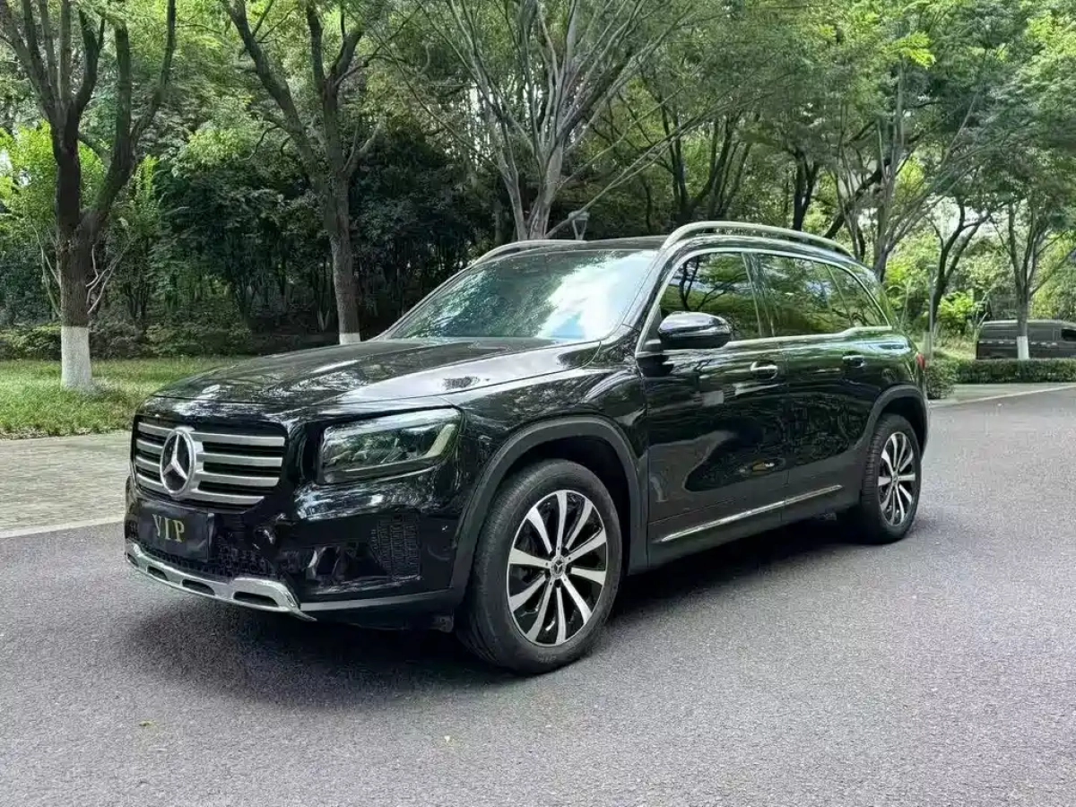 MERCEDES BENZ GLB  2025