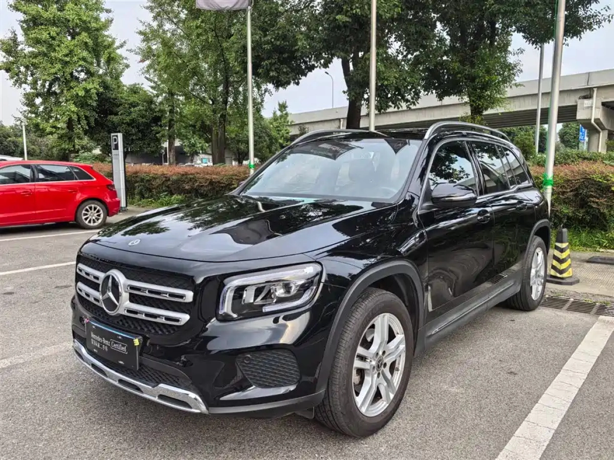 MERCEDES BENZ GLB  2023