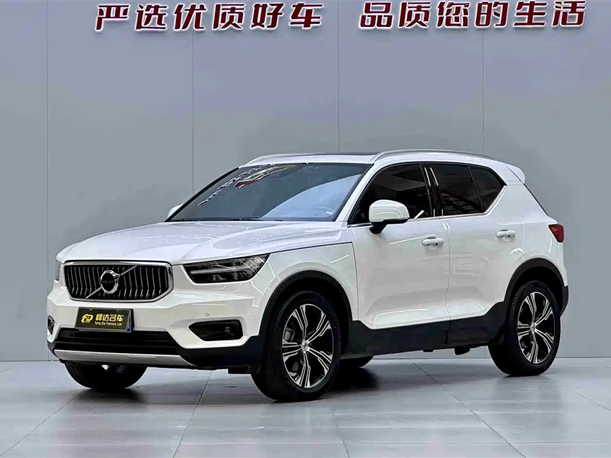 VOLVO XC40  2020