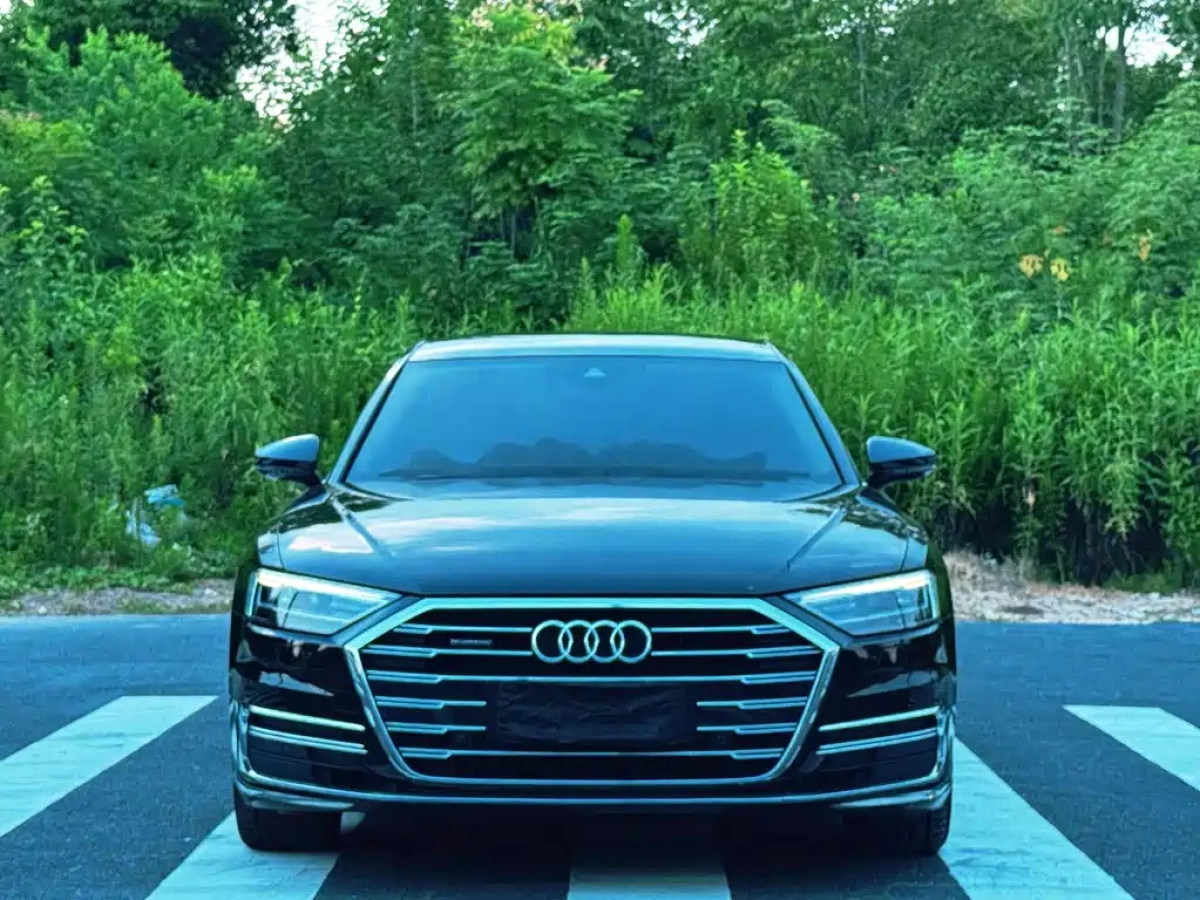 AUDI A8