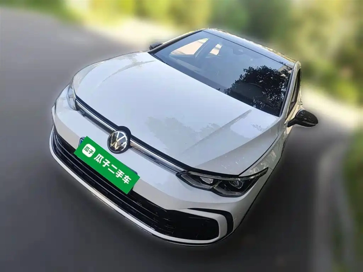 VOLKSWAGEN GOLF  2022