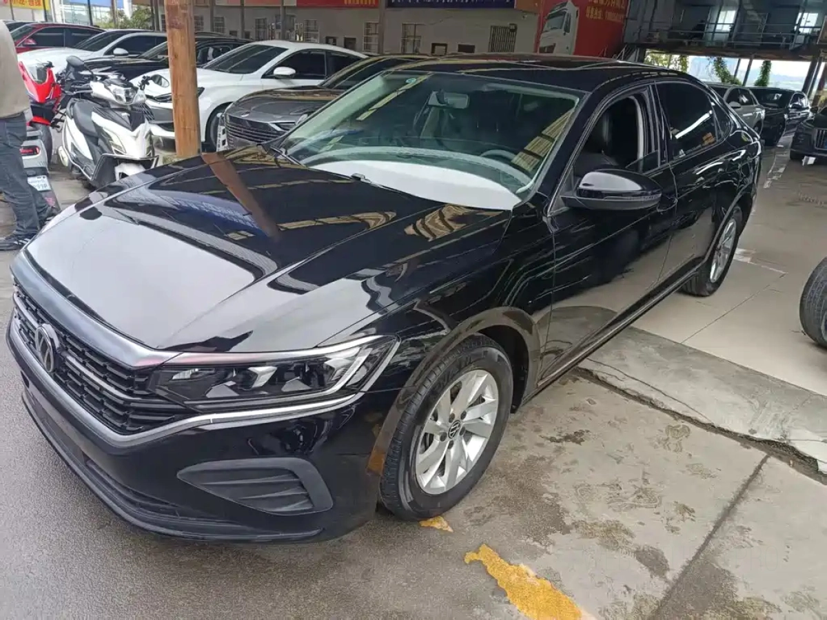VOLKSWAGEN PASSAT  2022