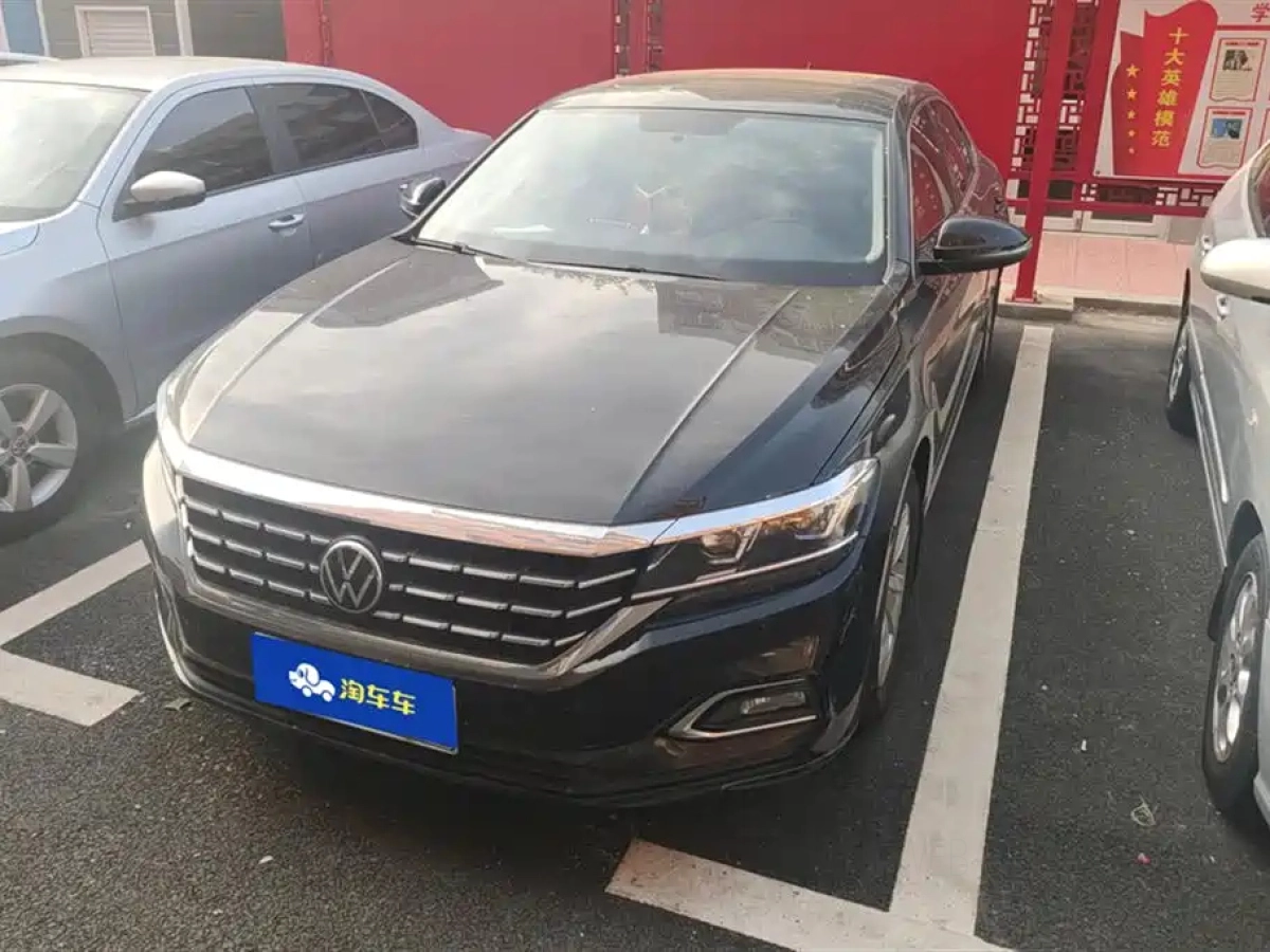 VOLKSWAGEN PASSAT  2021
