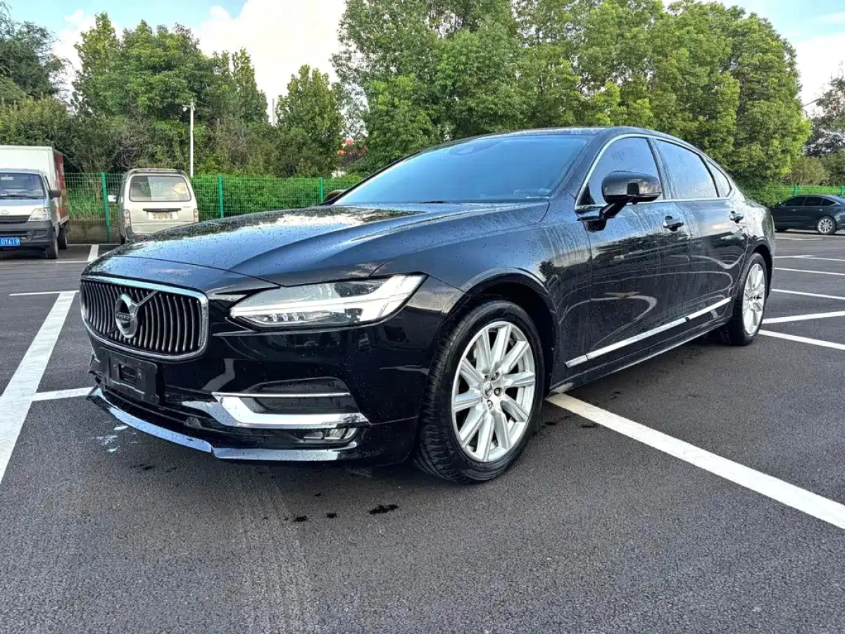 VOLVO S90  2019