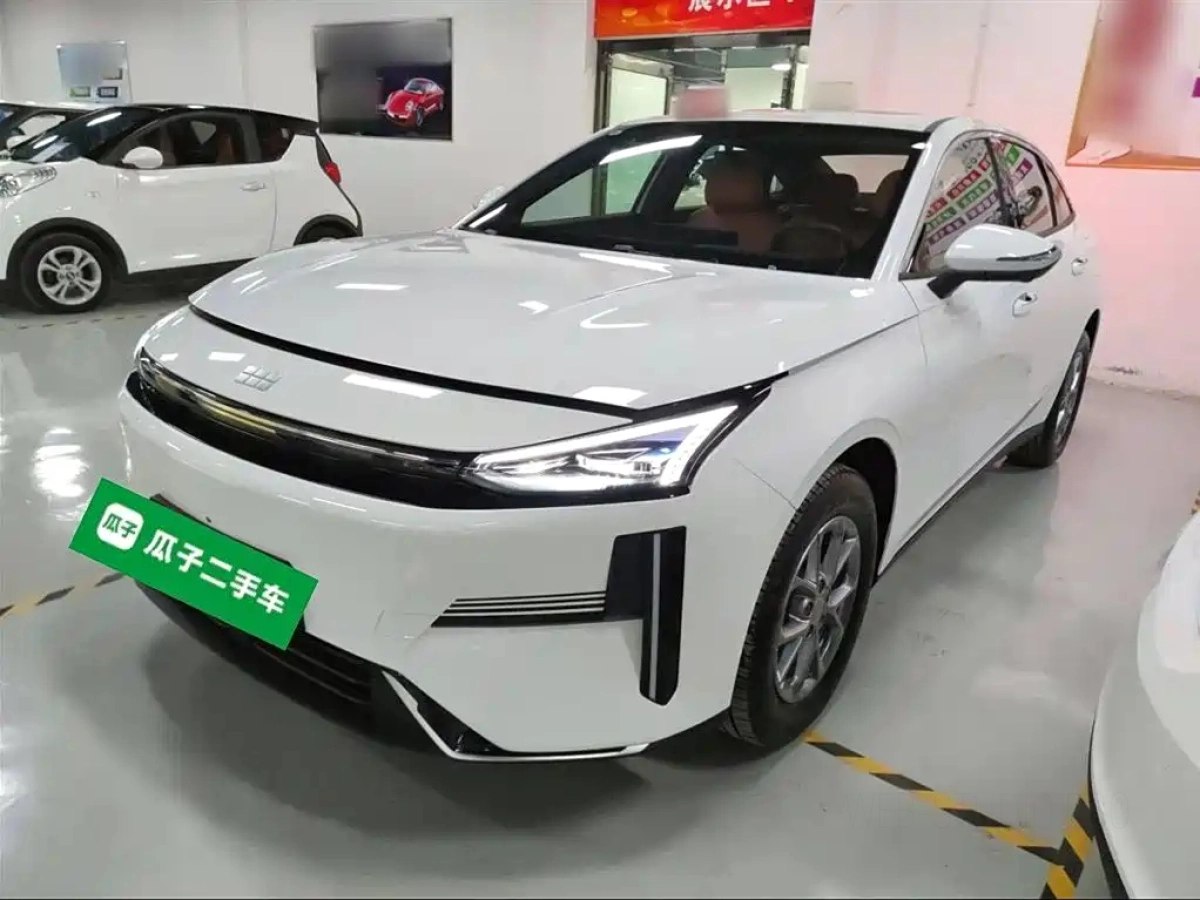 GEELY GALAXY GALAXY L6  2025