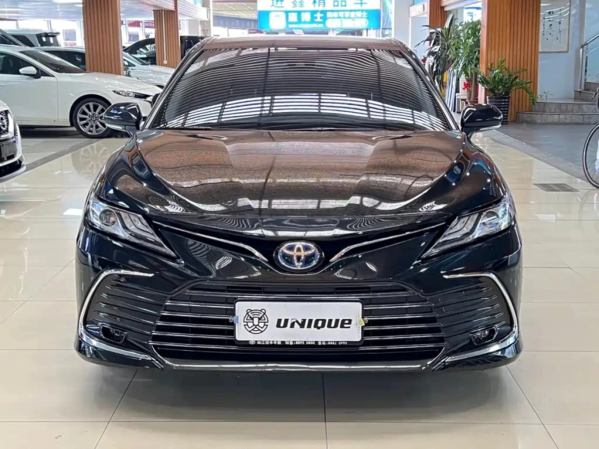 TOYOTA CAMRY