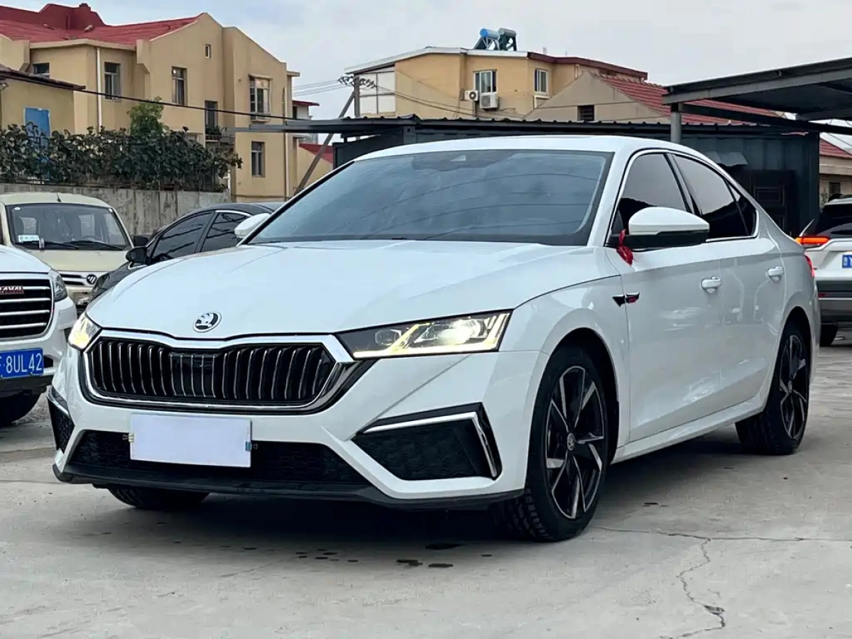 SKODA OCTAVIA  2024