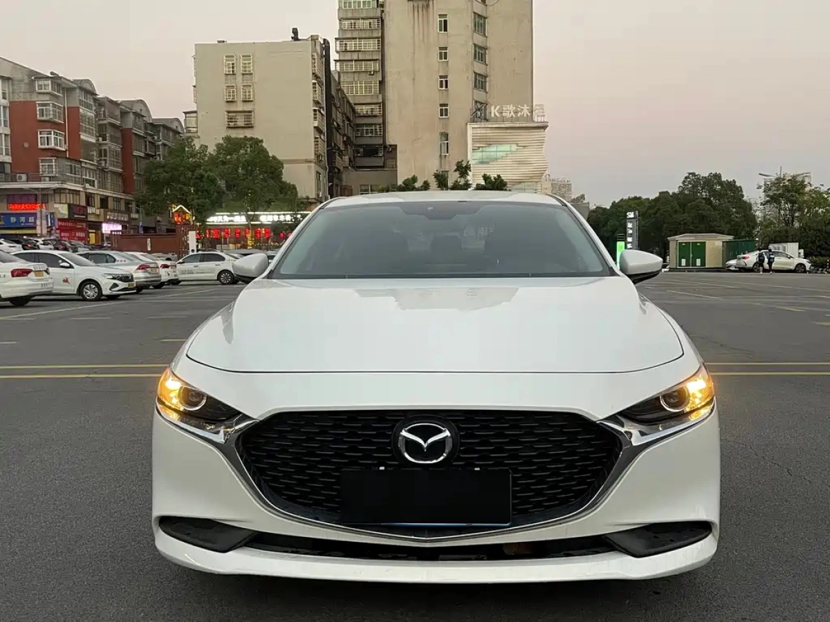 MAZDA 3 AXELA