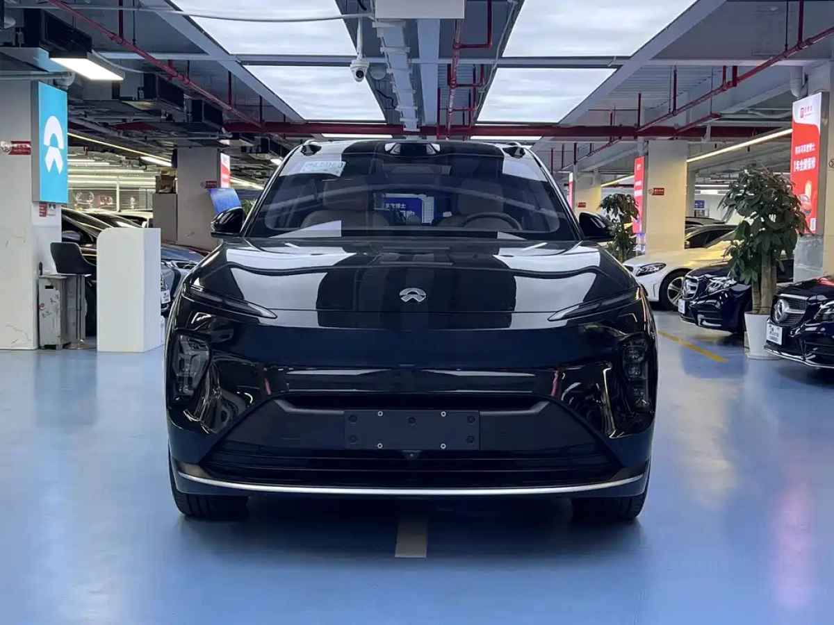 NIO ES8