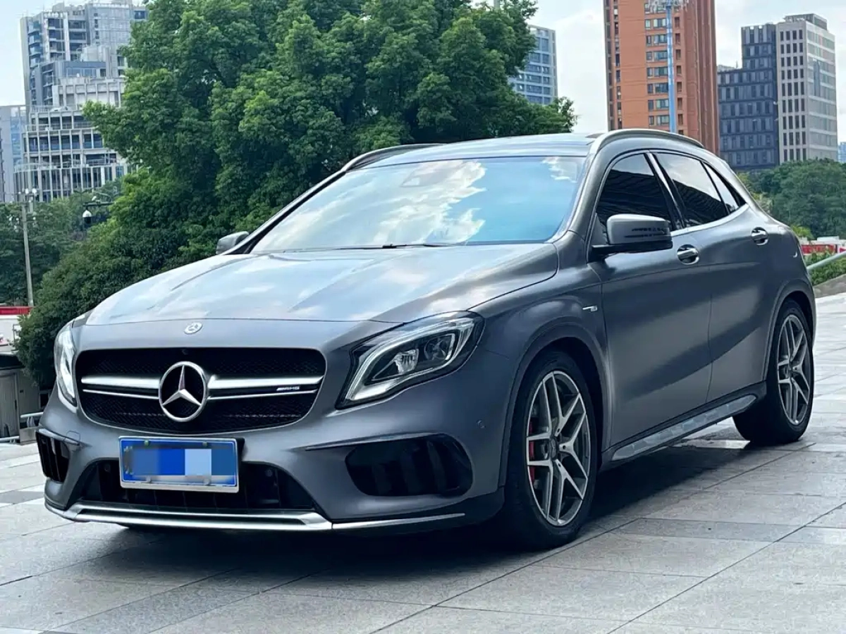 MERCEDES BENZ GLA AMG  2019