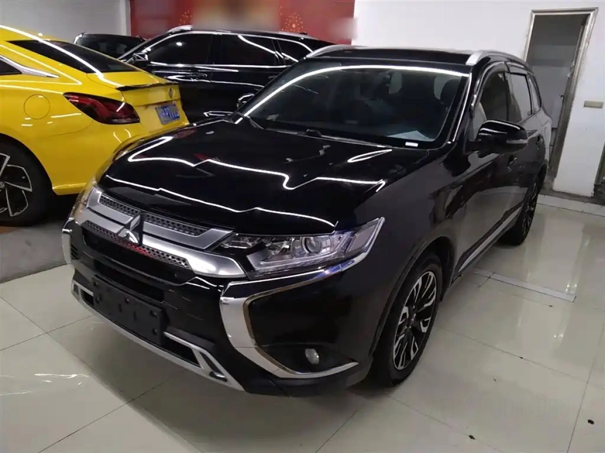 MITSUBISHI OUTLANDER