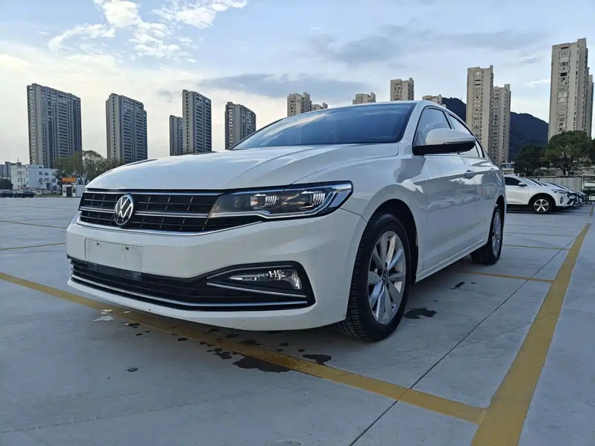 VOLKSWAGEN BORA  2021
