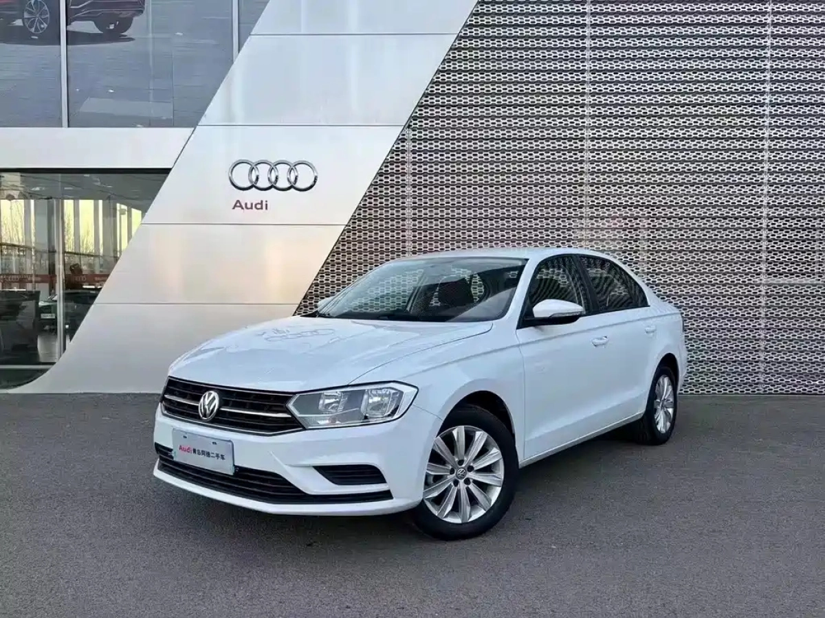 VOLKSWAGEN BORA  2023